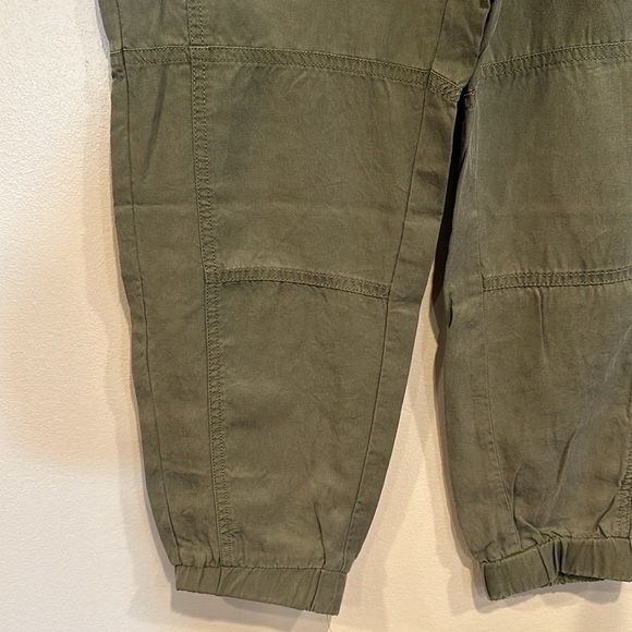 Banana Republic Olive jogger size Medium petite - Picture 2 of 7